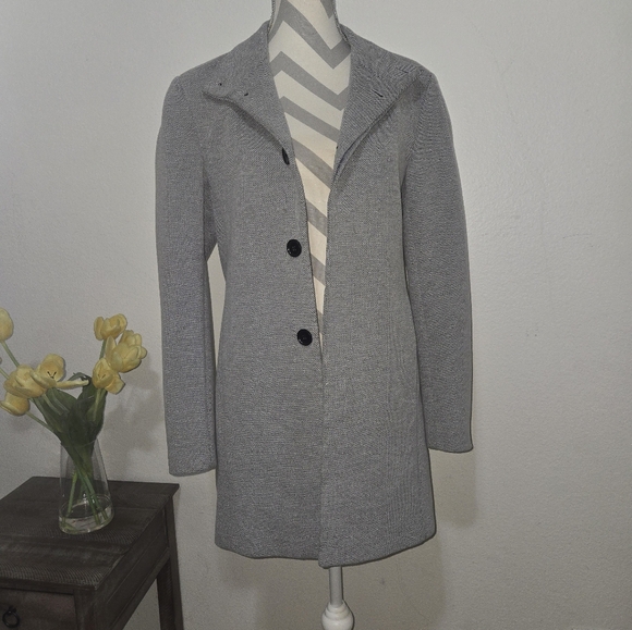 Zara Mens Gray Coat with Black Buttons - Picture 2 of 12